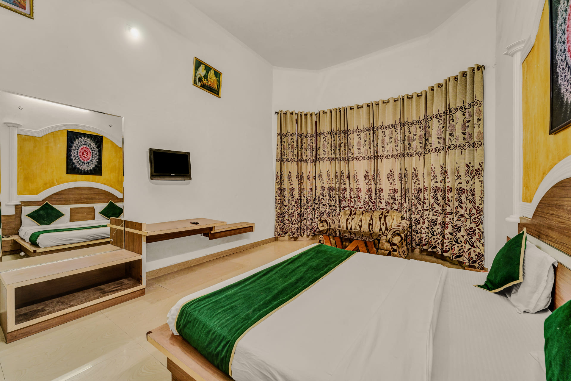 Deluxe Double Bedroom AC in Katra